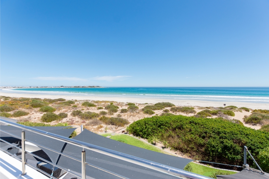 5 Bedroom Property for Sale in Golden Mile Western Cape